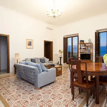 Montalto Vista Mare Luxurious 2 Floor In Pizzo Piazza Della Repubblica, Sea Views