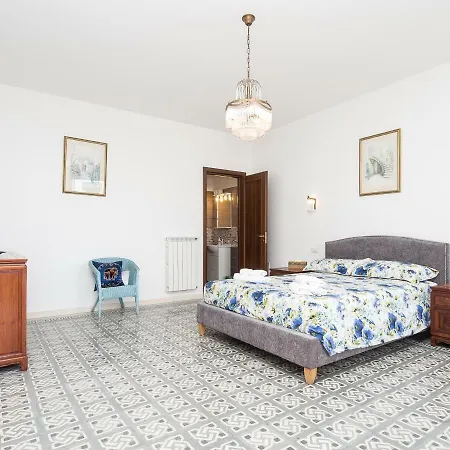 Montalto Vista Mare Luxurious 2 Floor In Pizzo Piazza Della Repubblica, Sea Views Apartment Pizzo (Calabria)